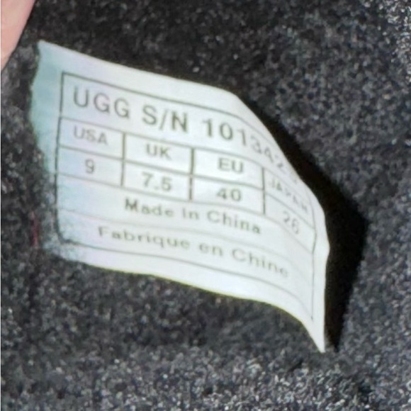 UGG classic tall black suede boots women’s  size 9 fur booties - Picture 11 of 11